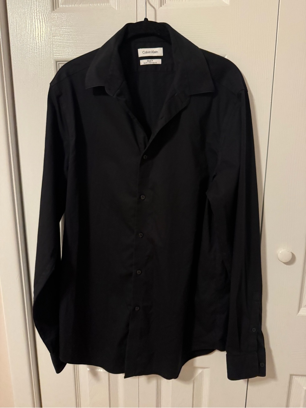 Calvin Klein Steel+ Men’s Black Slim Fit Herringbone Button-Up Shirt – Size L